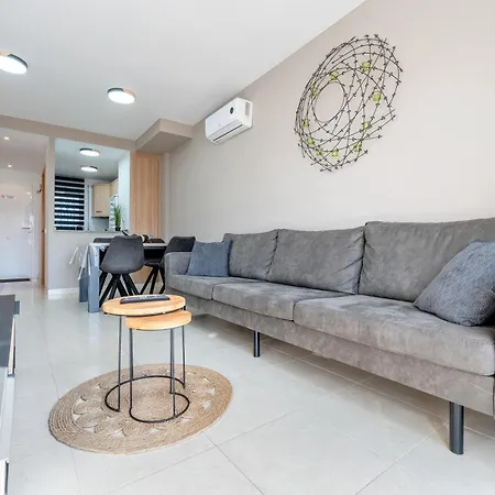 Apartment Paris 2 *